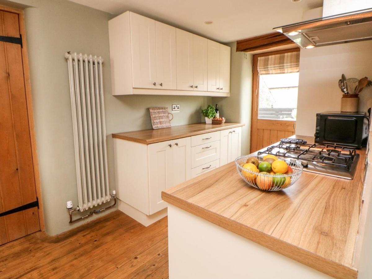 Kempshill Cottage Tideswell Exterior photo