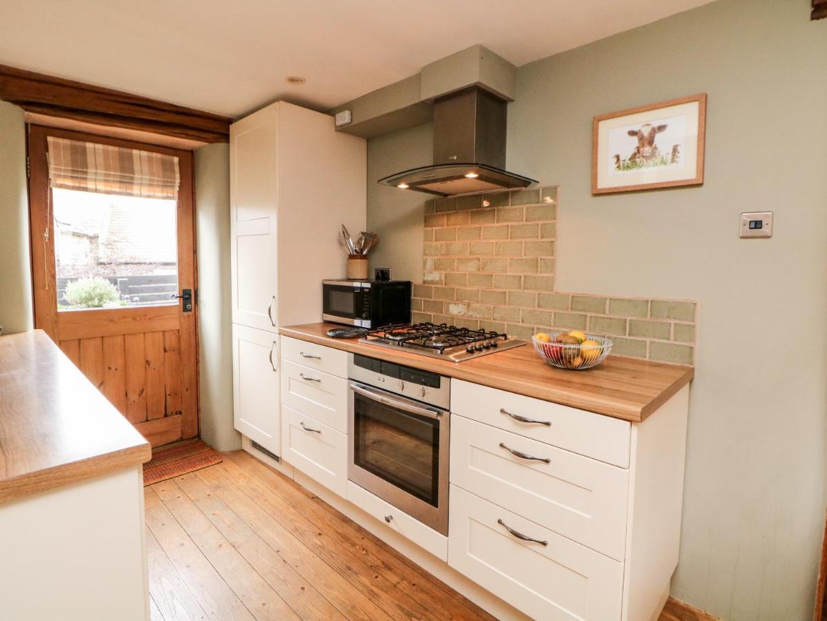 Kempshill Cottage Tideswell Exterior photo