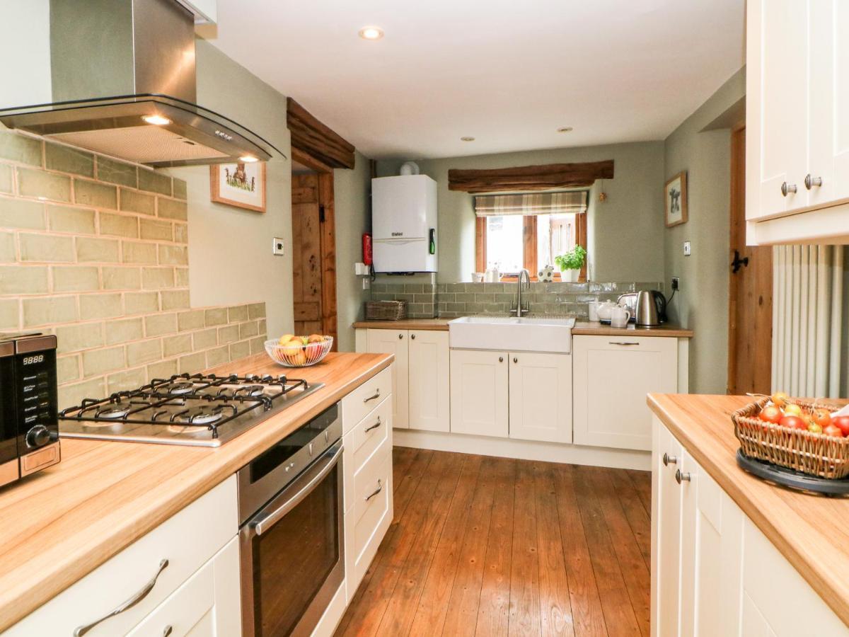 Kempshill Cottage Tideswell Exterior photo